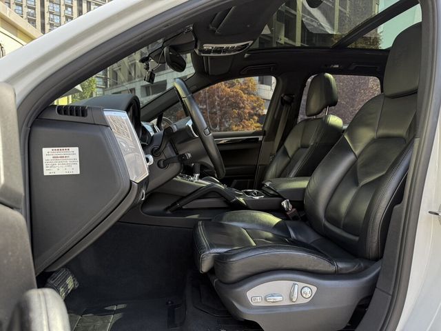 PORSCHE保時捷 CAYENNE  第8張相片