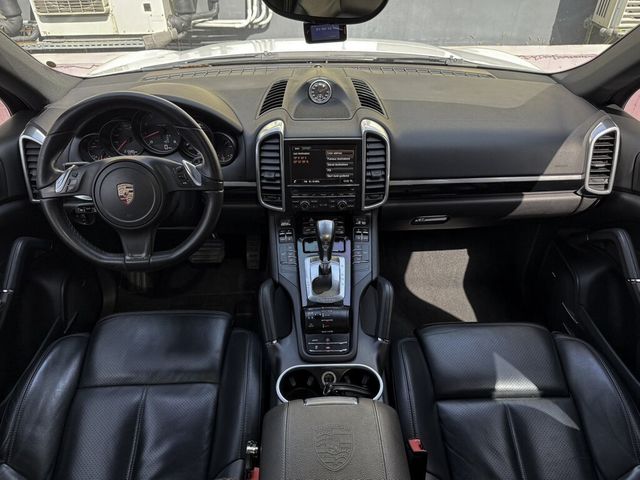 PORSCHE保時捷 CAYENNE  第10張相片