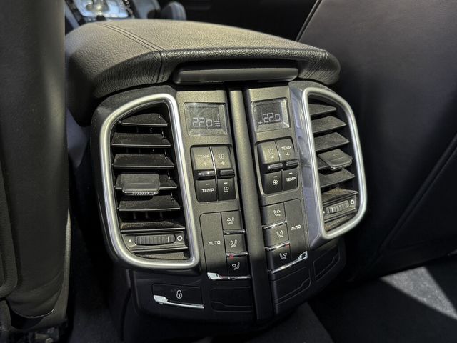 PORSCHE保時捷 CAYENNE  第17張相片