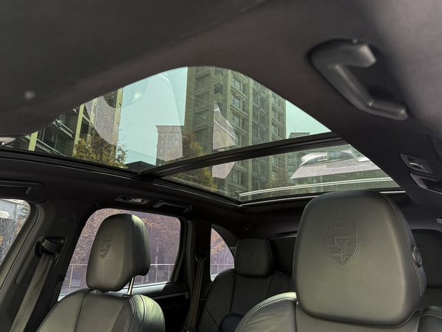 PORSCHE保時捷 CAYENNE  第18張相片