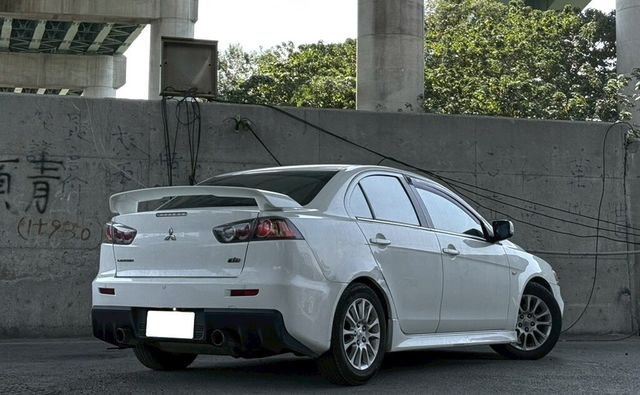 MITSUBISHI三菱 LANCER IO  第2張相片