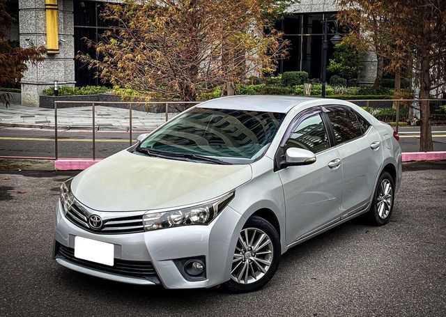 TOYOTA豐田 ALTIS  第1張相片