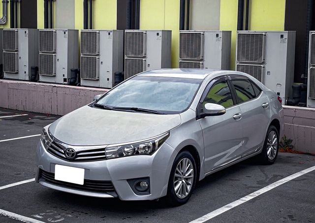 TOYOTA豐田 ALTIS  第3張相片