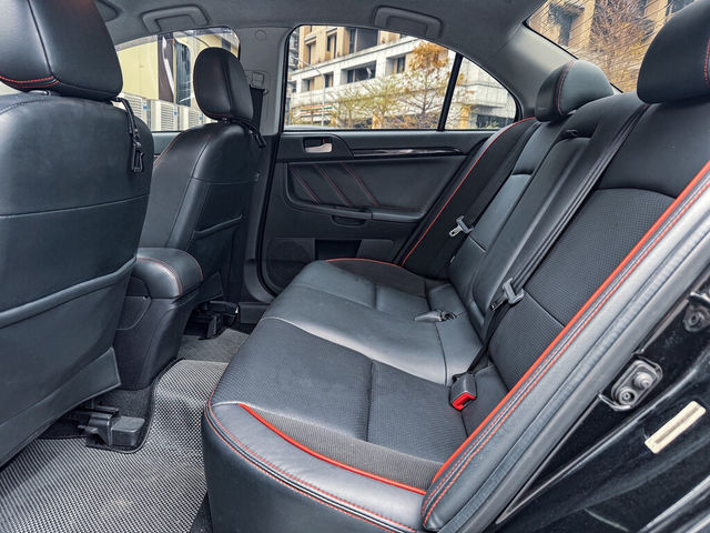 MITSUBISHI三菱 LANCER  第8張相片