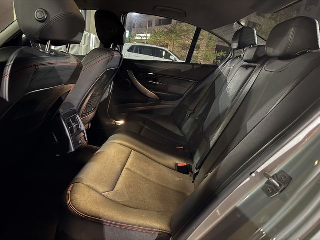 BMW寶馬 320I LCI  第7張相片