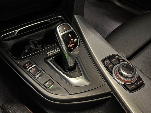 BMW寶馬 320I LCI  第9張相片