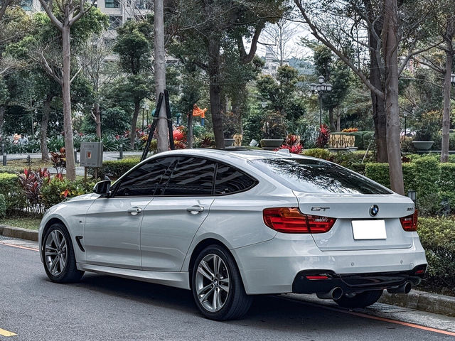 BMW寶馬 320 GT  第2張相片