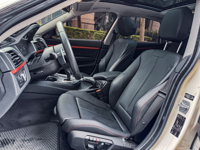 BMW寶馬 320 GT  第7張相片