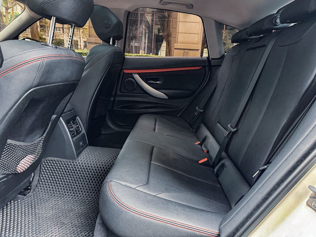 BMW寶馬 320 GT  第8張相片