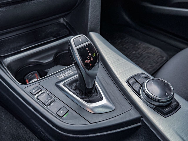 BMW寶馬 320 GT  第13張相片