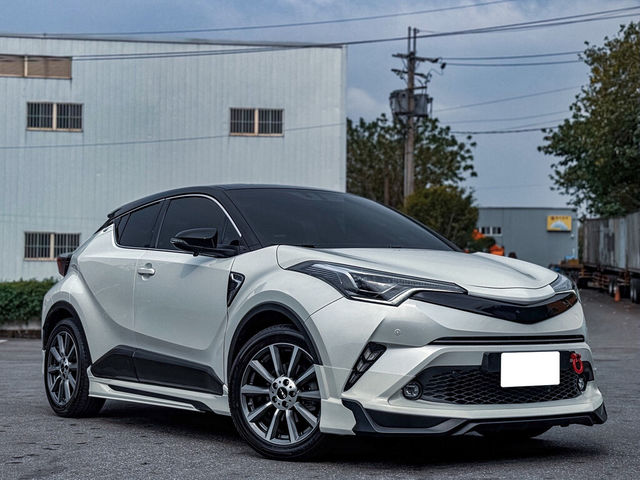 TOYOTA豐田 C-HR  第1張相片