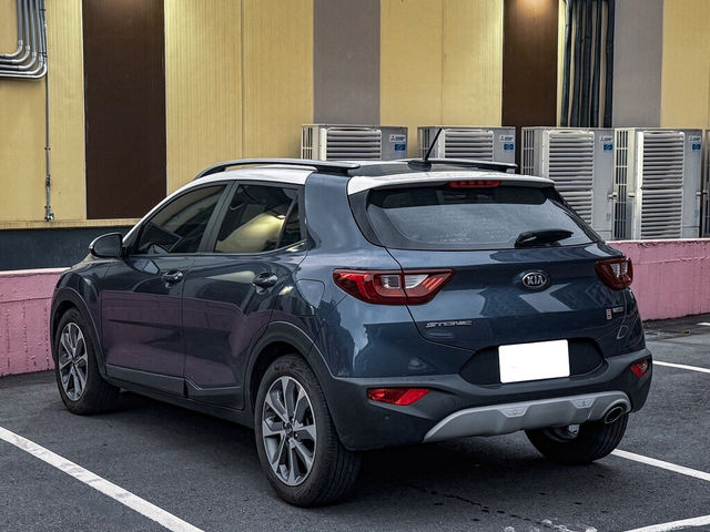 KIA起亞 STONIC  第2張相片