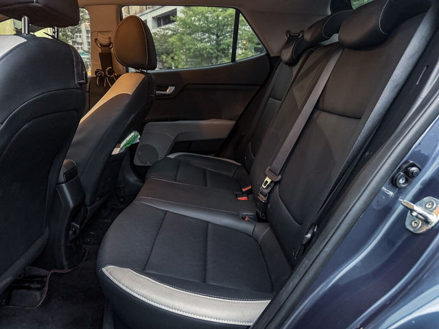 KIA起亞 STONIC  第8張相片