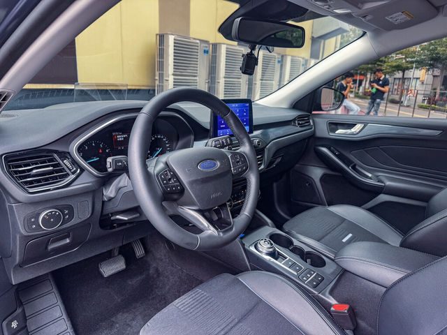 FORD福特 FOCUS ACTIVE  第6張相片