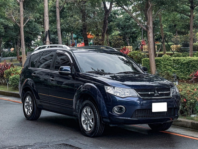 MITSUBISHI三菱 OUTLANDER  第3張相片