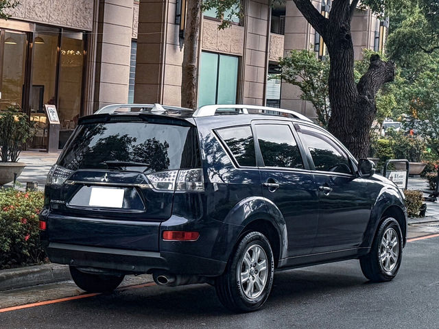 MITSUBISHI三菱 OUTLANDER  第4張相片