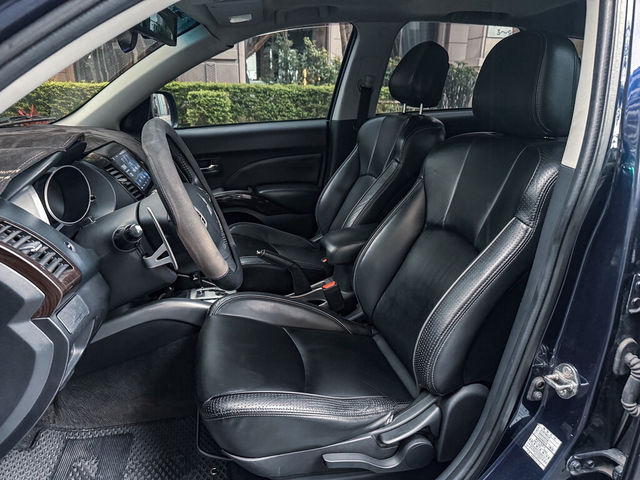 MITSUBISHI三菱 OUTLANDER  第7張相片