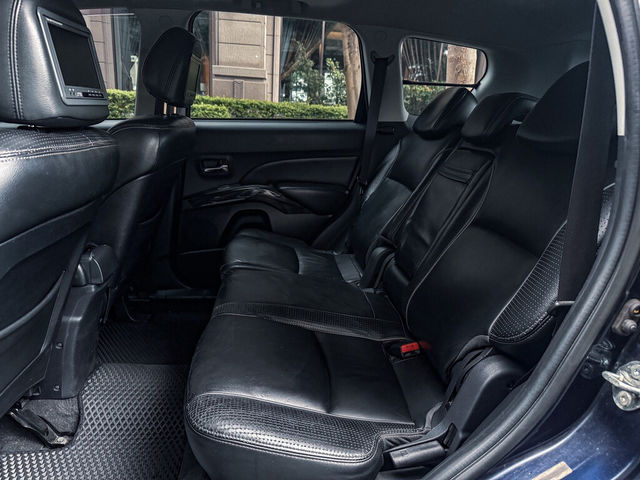 MITSUBISHI三菱 OUTLANDER  第8張相片