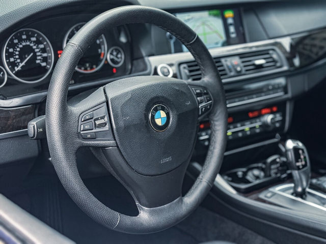 BMW寶馬 528  第5張相片