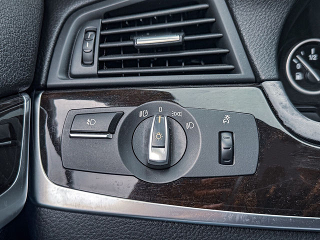 BMW寶馬 528  第10張相片