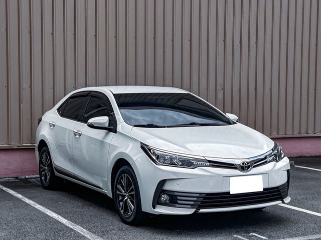 TOYOTA豐田 ALTIS  第3張相片