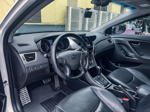 HYUNDAI現代 ELANTRA  第9張相片
