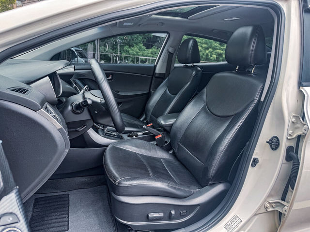 HYUNDAI現代 ELANTRA  第10張相片