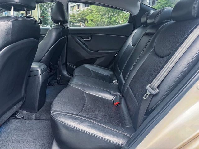 HYUNDAI現代 ELANTRA  第11張相片