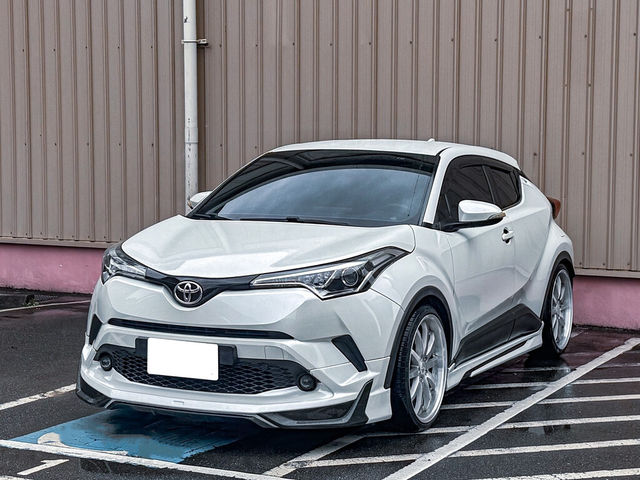 TOYOTA豐田 C-HR  第1張相片