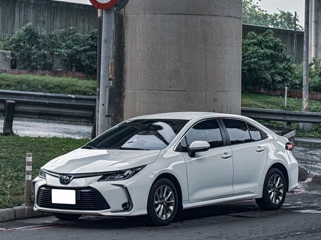 TOYOTA豐田 ALTIS  第1張相片