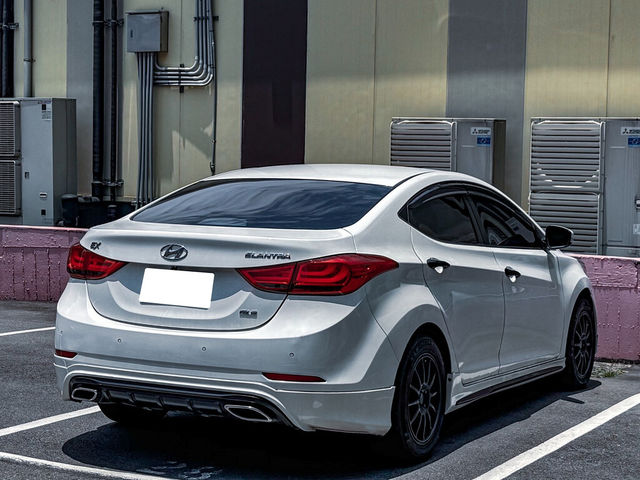 HYUNDAI現代 ELANTRA  第4張相片