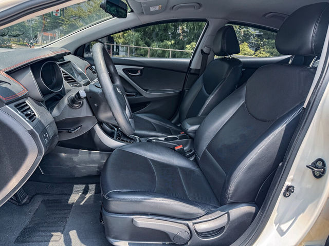 HYUNDAI現代 ELANTRA  第6張相片