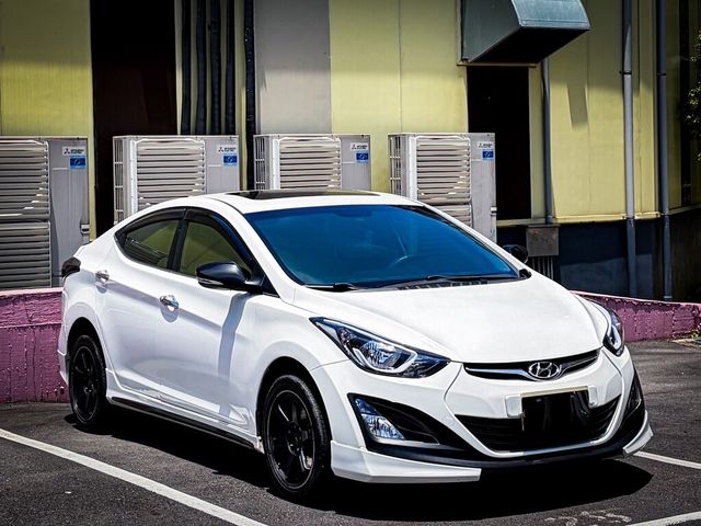 HYUNDAI現代 ELANTRA  第3張相片