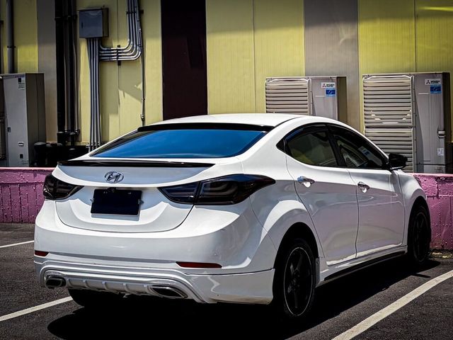 HYUNDAI現代 ELANTRA  第4張相片