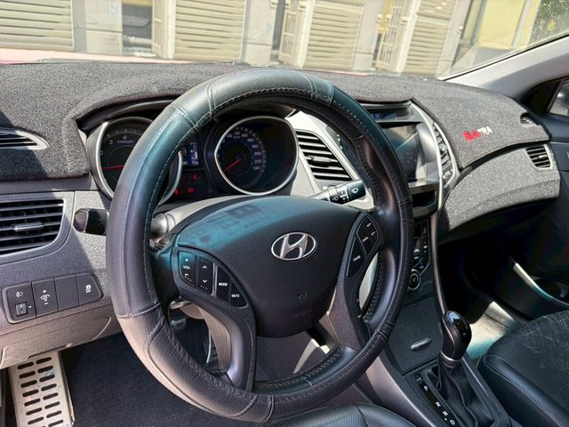 HYUNDAI現代 ELANTRA  第5張相片