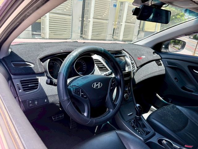 HYUNDAI現代 ELANTRA  第6張相片