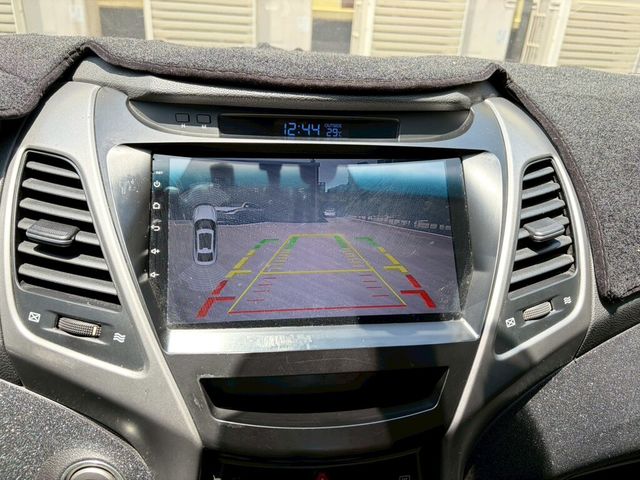HYUNDAI現代 ELANTRA  第11張相片