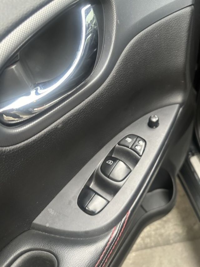 NISSAN日產 TIIDA  第7張相片