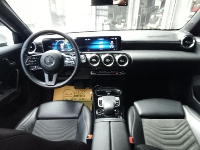 M-BENZ賓士 A180  第9張相片