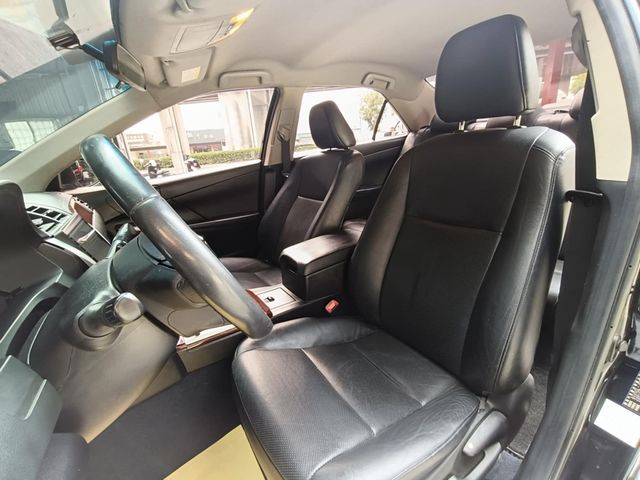TOYOTA豐田 CAMRY  第9張相片