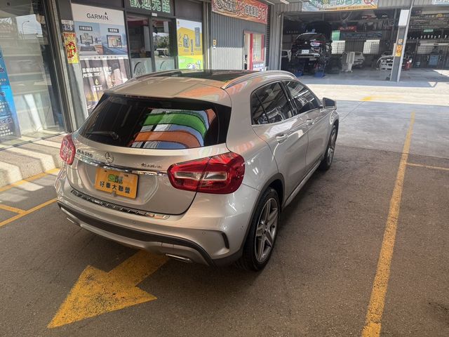 M-BENZ賓士 GLA250  第2張相片