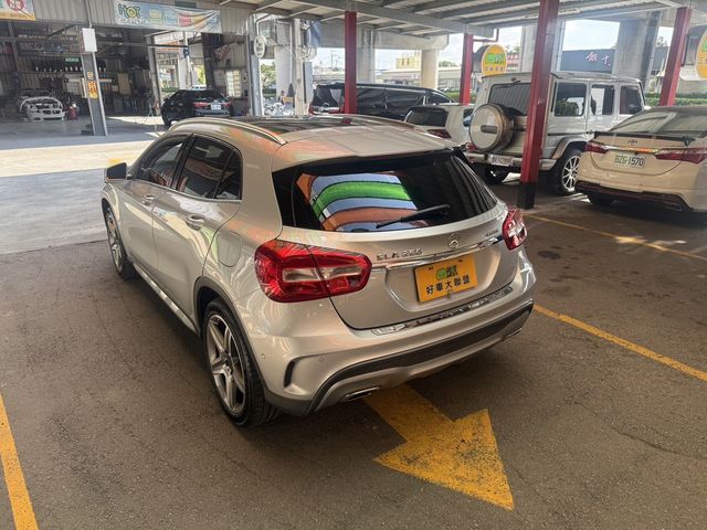M-BENZ賓士 GLA250  第4張相片