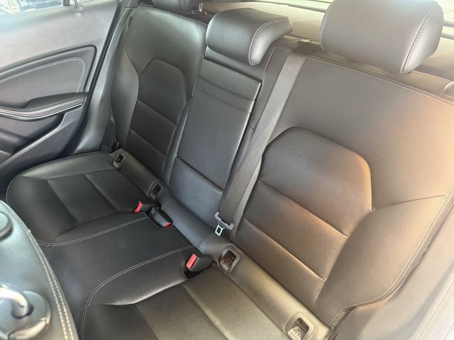 M-BENZ賓士 GLA250  第9張相片