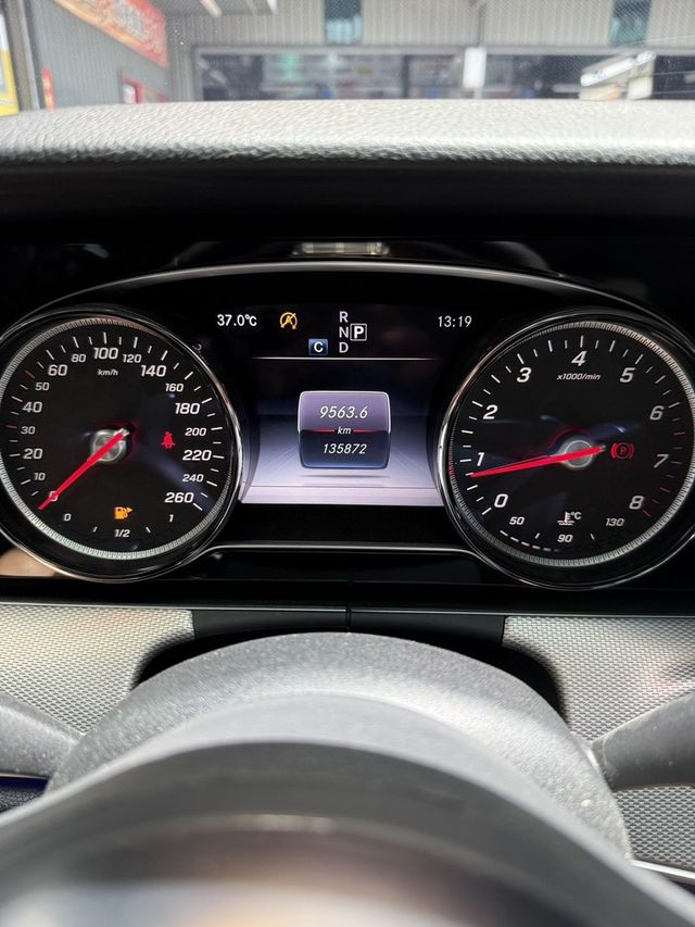 M-BENZ賓士 E200  第11張相片