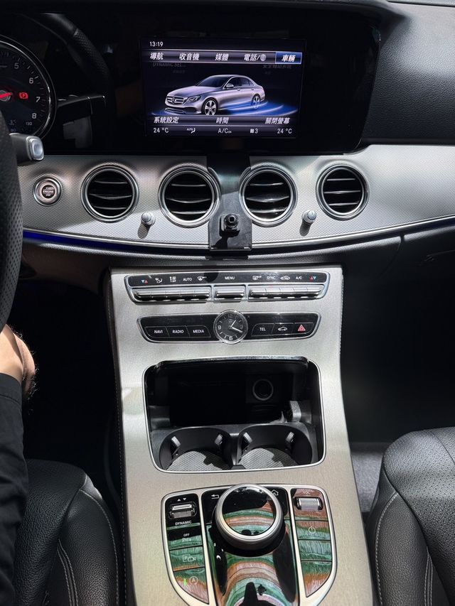 M-BENZ賓士 E200  第12張相片