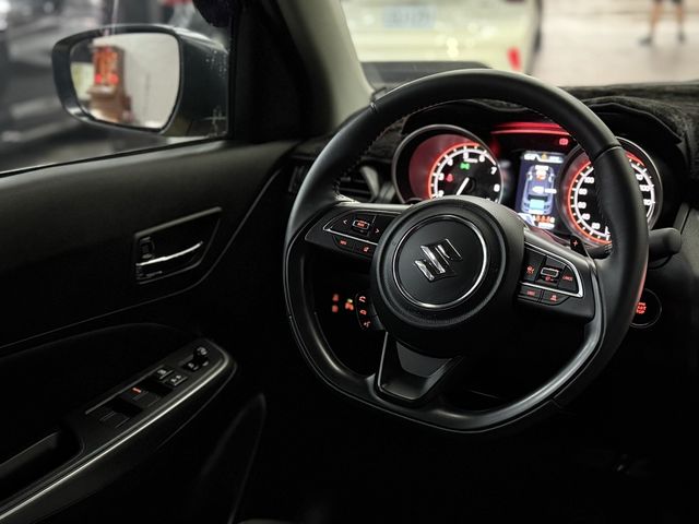 SUZUKI鈴木 SWIFT  第9張相片