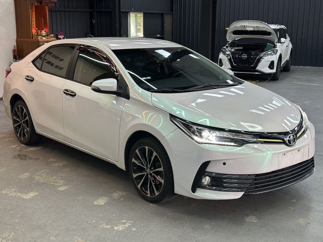 TOYOTA豐田 ALTIS  第2張相片