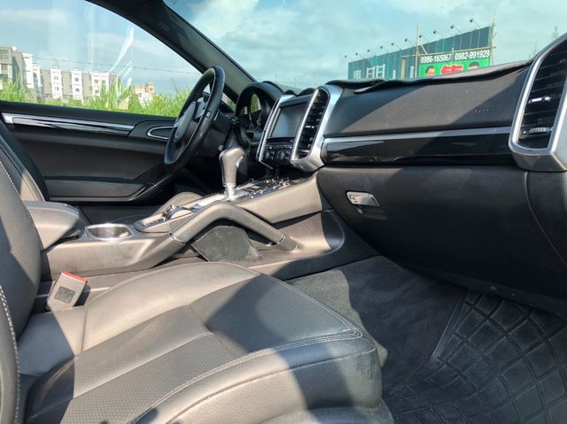 PORSCHE保時捷 CAYENNE  第12張相片