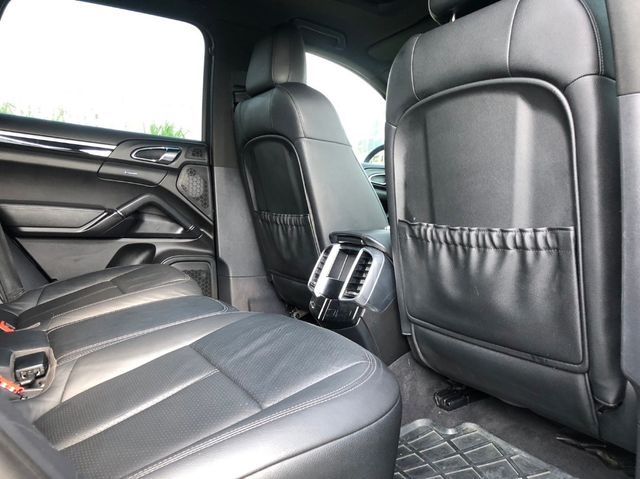 PORSCHE保時捷 CAYENNE  第14張相片
