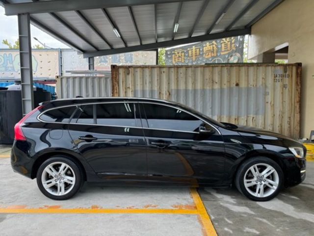 VOLVO富豪 V60  第4張相片